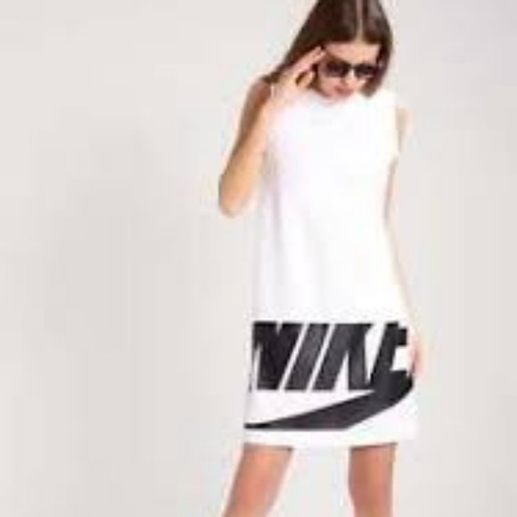 Nike Irreverent Dress - Picture 3 of 6